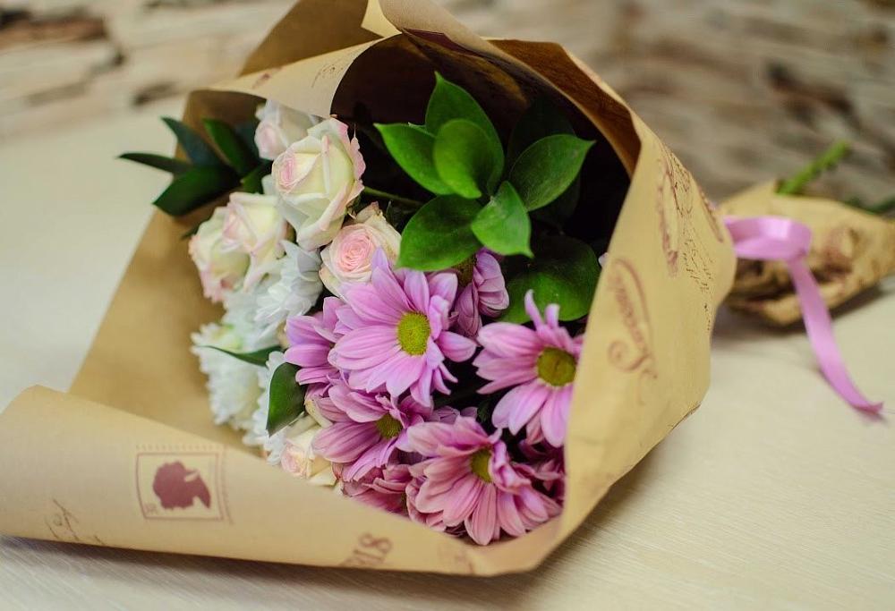 Букет цветов из: Розы и Хризантемы в Тисули