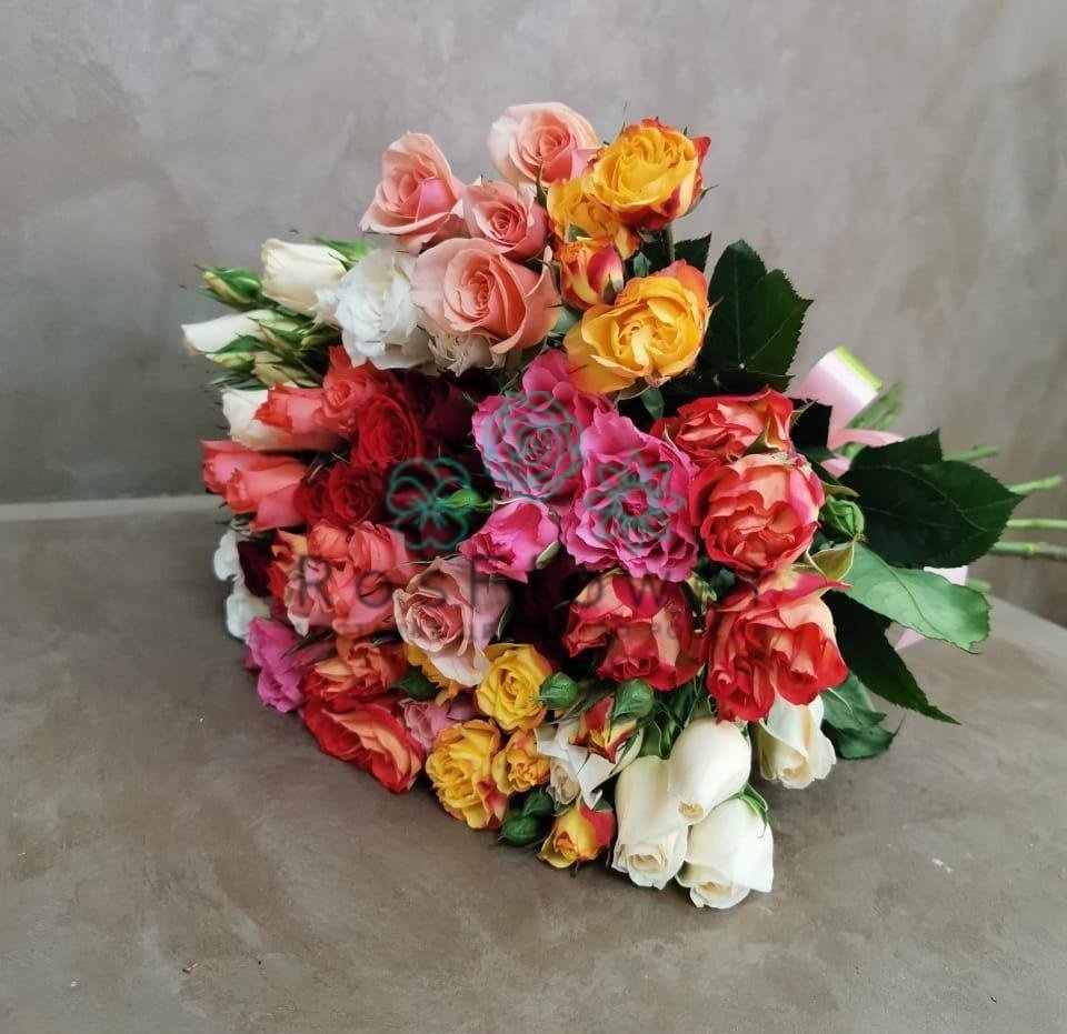 Букет цветов из: Розы в Тисули