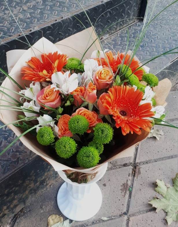 Букет цветов из: Герберы, Хризантемы, Альстромерии и Розы в Тисули