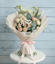 Букет цветов из:  Розы и Лизиантусы в Тисули