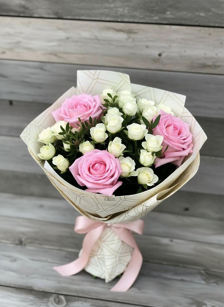 Букет цветов из: Розы в Тисули
