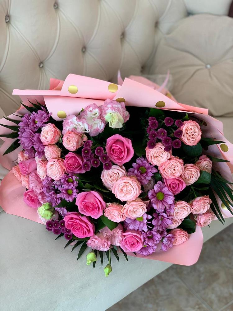 Букет цветов из: Хризантемы, Розы и Лизиантусы в Тисули