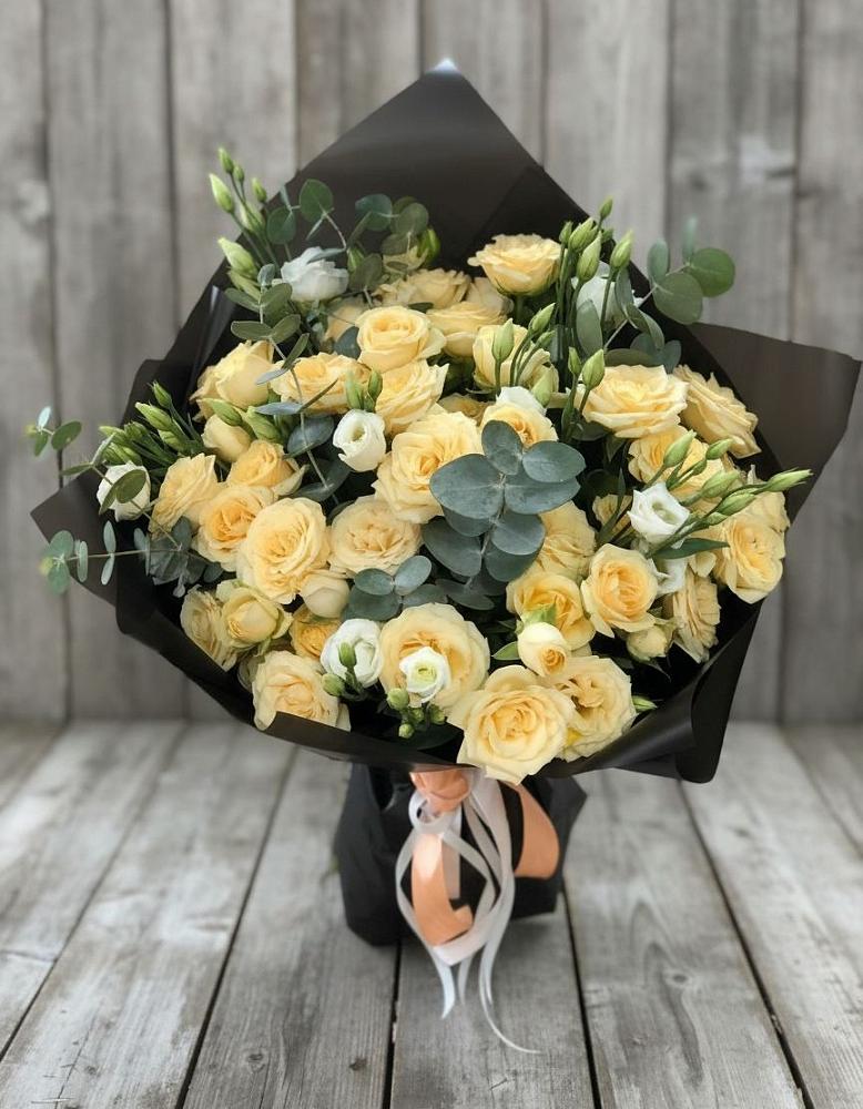 Букет цветов из: Розы и Лизиантусы в Тисули