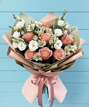 Букет цветов из:  Розы, Альстромерии и Лизиантусы в Тисули