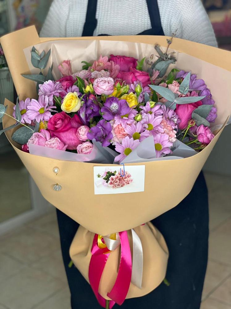 Букет цветов из: Хризантемы, Гвоздики и Альстромерии в Тисули