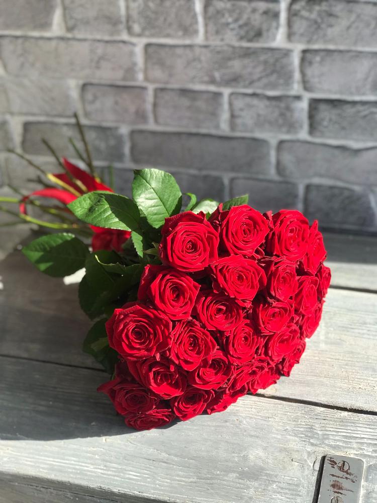 Букет Красные розы Фридом в Тисули