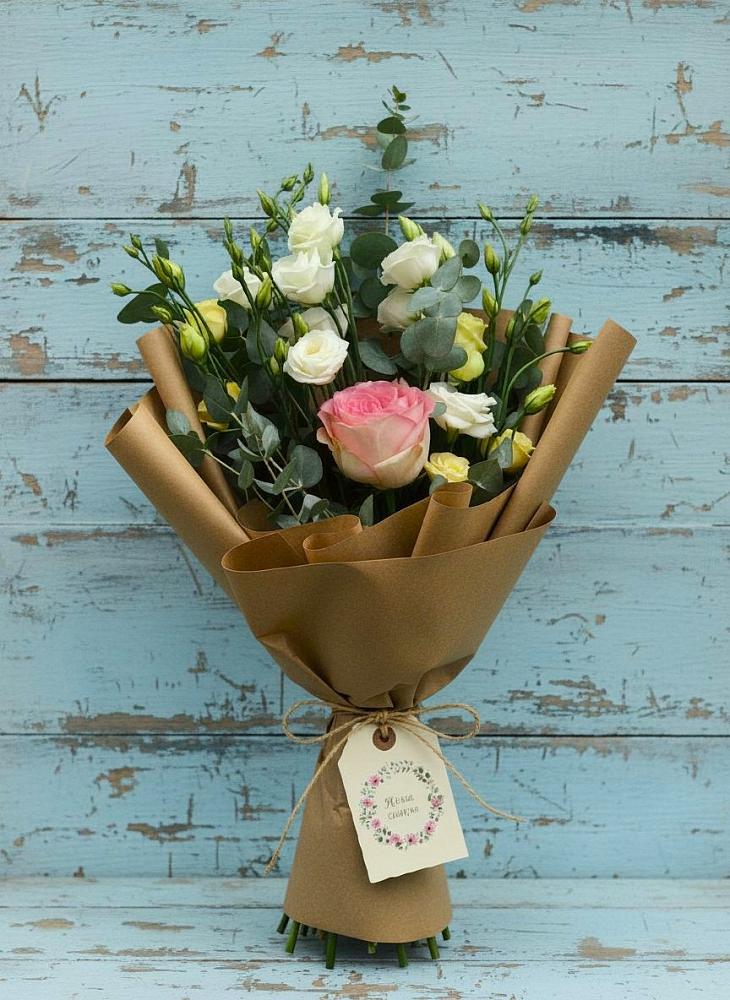 Букет цветов из: Розы и Лизиантусы в Тисули