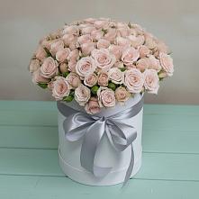 Цветочная композиция из Розы в шляпной коробке в Тисули