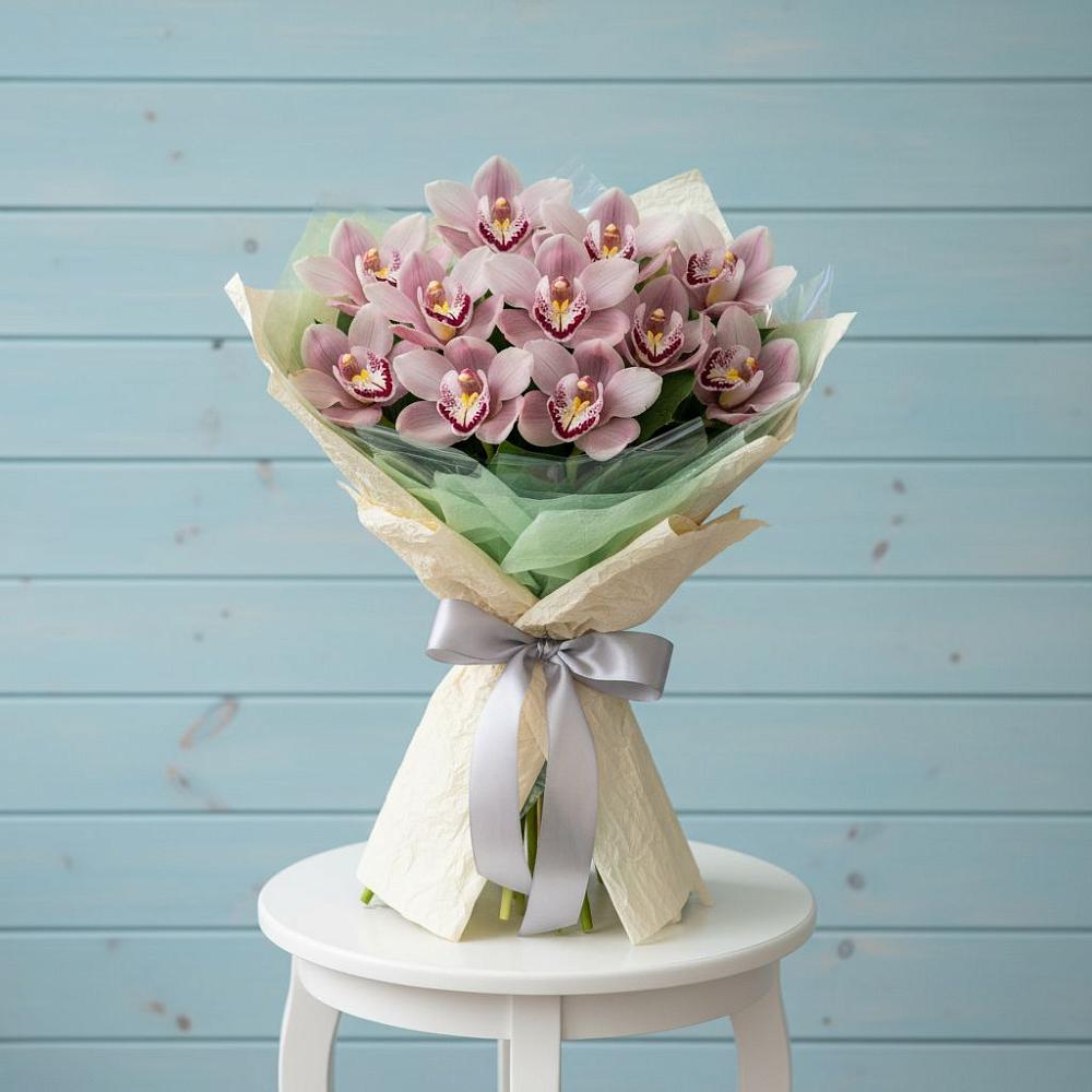 Букет цветов из: Орхидеи и Розы в Тисули