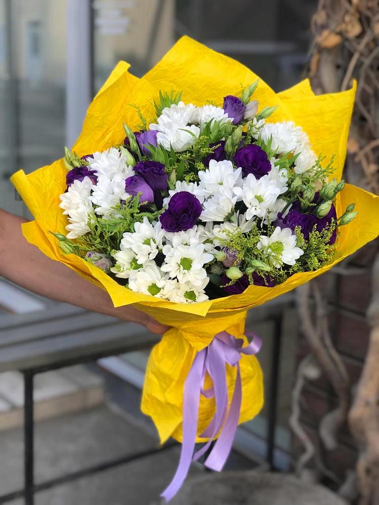 Букет цветов из: Ирисы, Хризантемы и Ромашки в Тисули