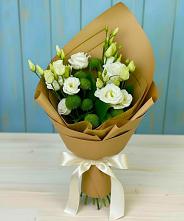 Букет цветов из:  Хризантемы и Лизиантусы в Тисули