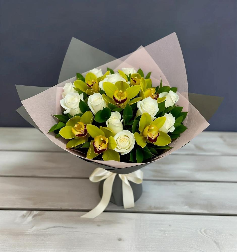 Букет цветов из: Орхидеи и Розы в Тисули