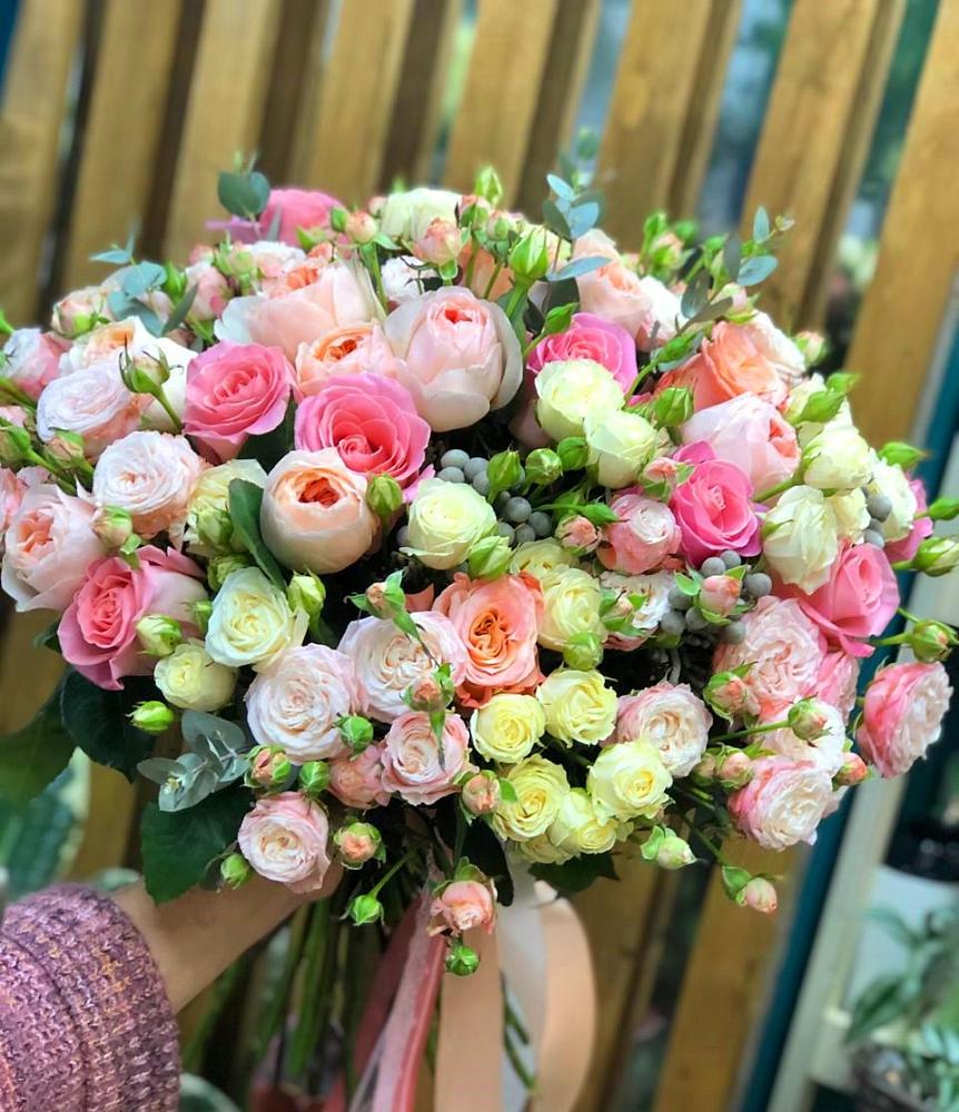 Букет цветов из: Розы в Тисули