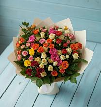 Букет Микс из разноцветных кустовых роз в Тисули